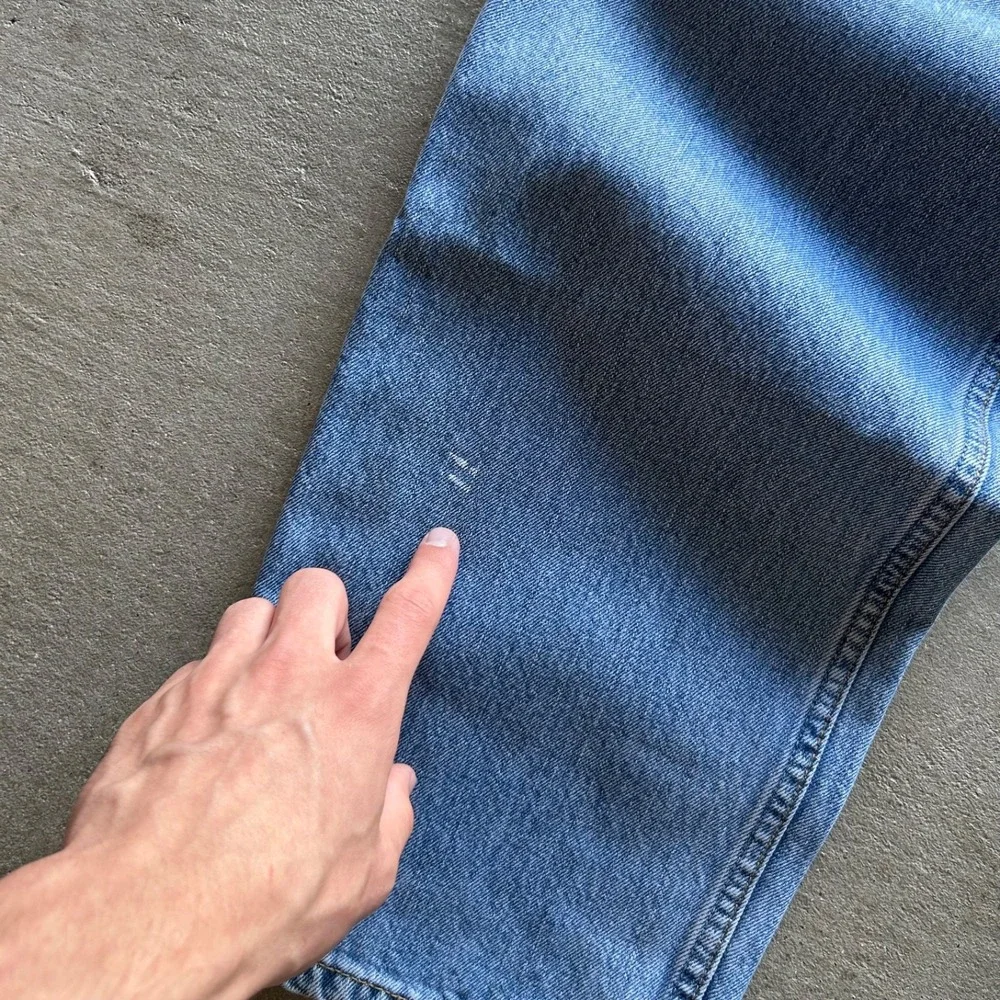Vintage Levis 550 Jeans Size 38x30 Blue Light Wash Denim Relaxed Fit Straight